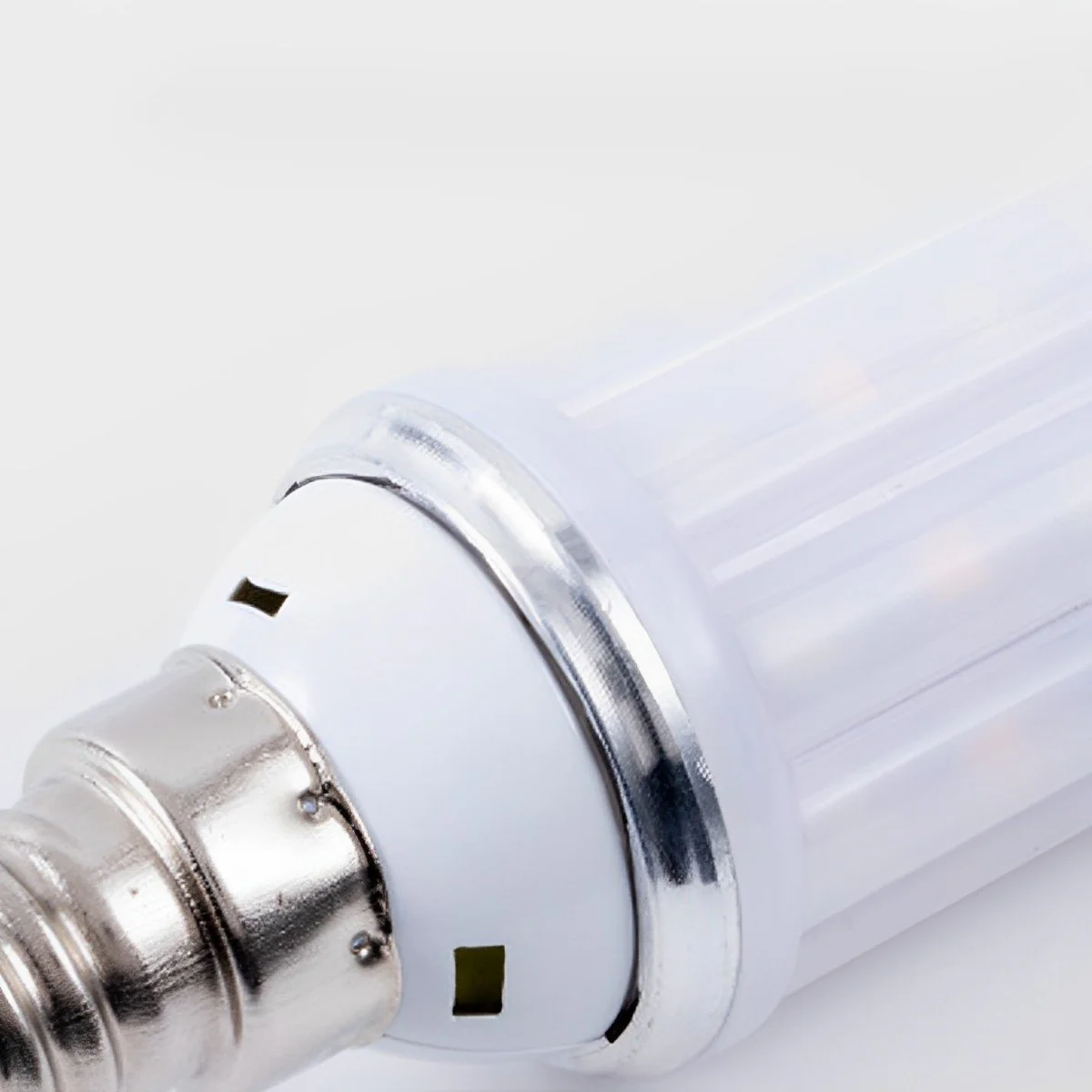 2 pcs E26/E12 3 Color Modes LED Light Bulbs - Image 5