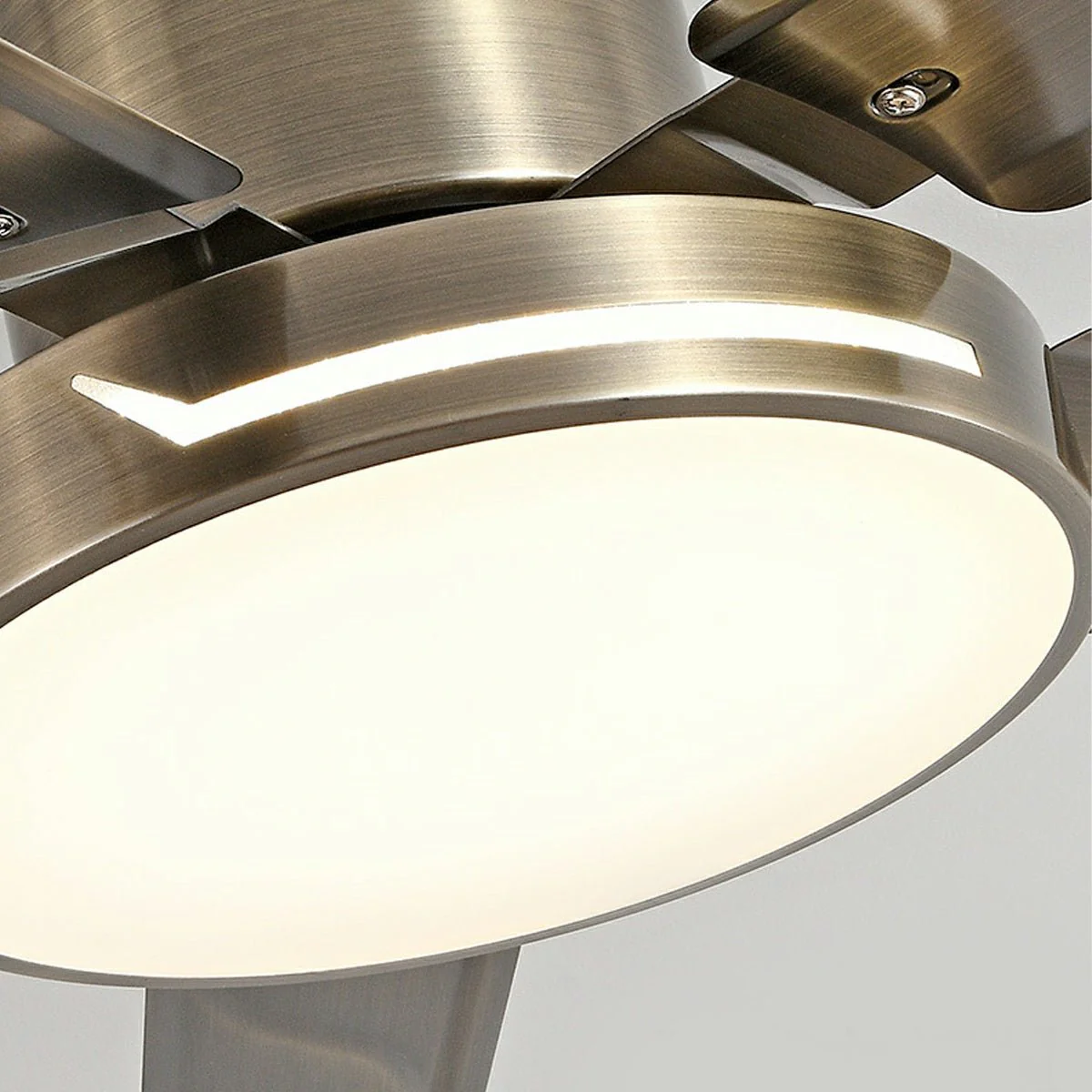 Modern Iron Five-leaf 6-speed Reverse DC Motor Fan Dimming Ceiling Fan Light - Image 9
