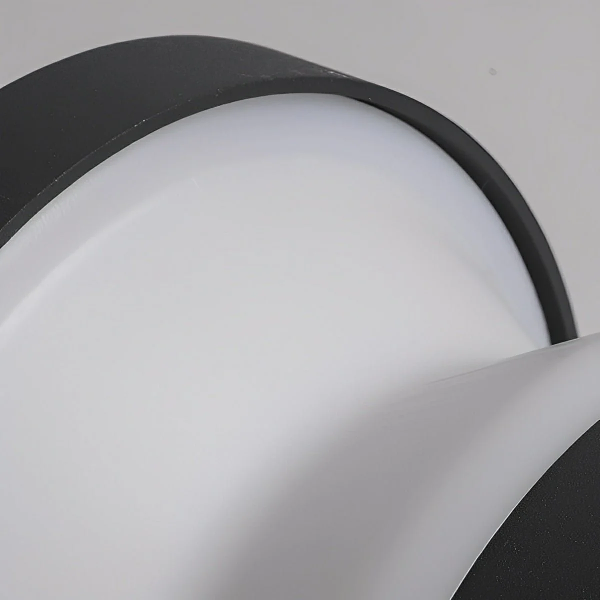 Modern Waterproof Cylinder Outdoor LED Lawn Pathway Lights - Image 5