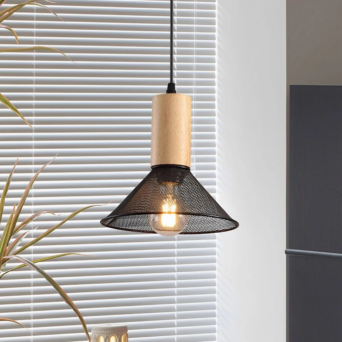 Vintage Minimalist Industrial Iron Mesh Bar LED Pendant Lights - Image 9