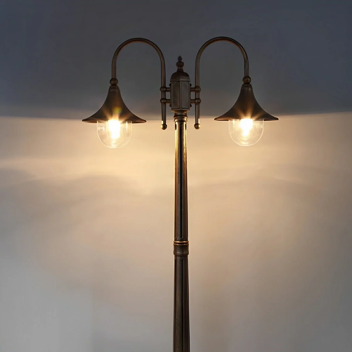 Vintage Waterproof Flared LED Outdoor Pathway Pole Lights - Image 12