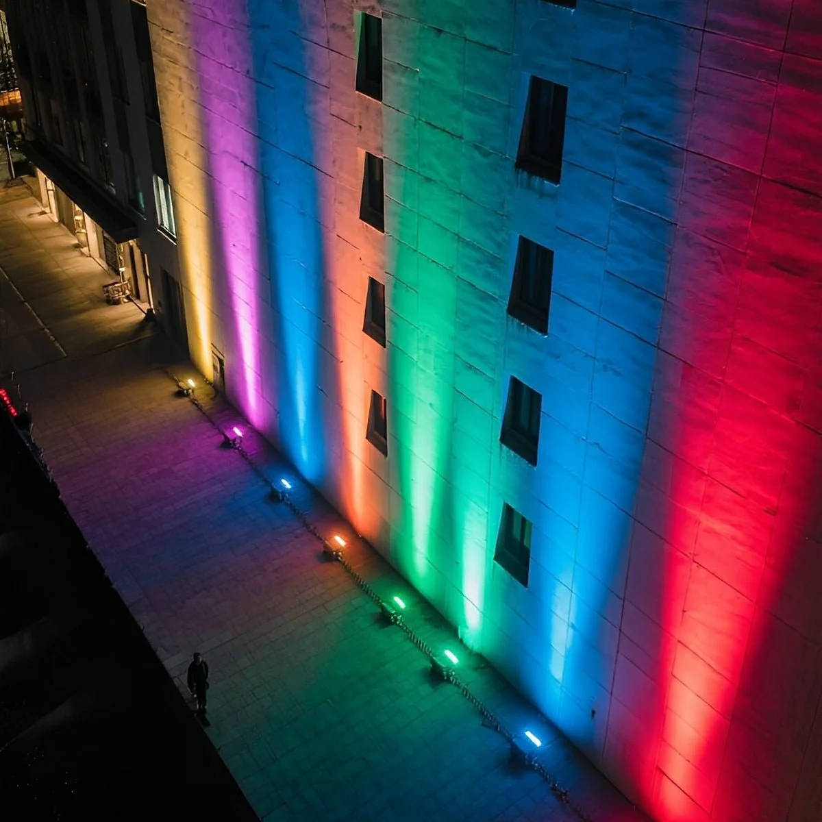 Waterproof Outdoor LED Spot Lights - IP67 Super Bright Exterior Light - Image 4