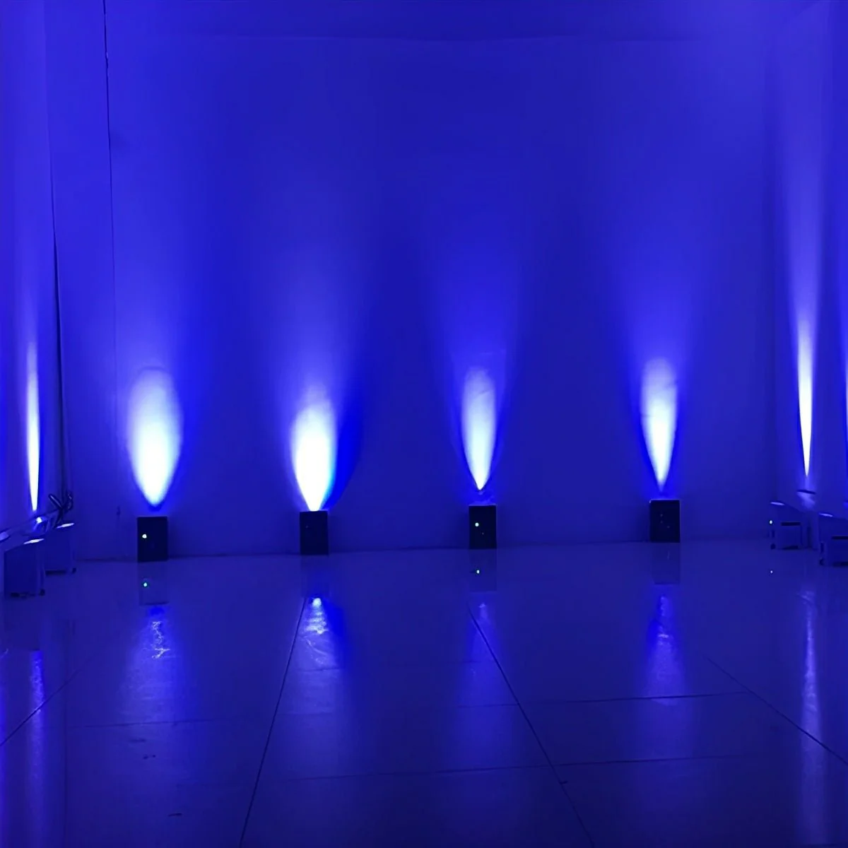 Wireless WiFi 2.4G LED Spot Light Ambient Lighting - Image 4